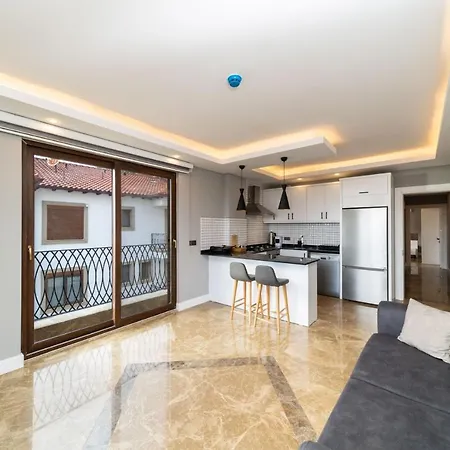 Sea View Flat With Hot Tub In Antalya Apartmán *